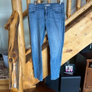 Levi’s Mid-Rise Skinny Women's Blue Jeans - Size 12M